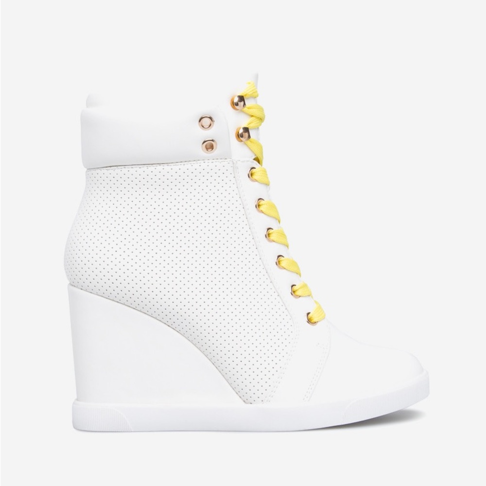 NIB White High Top Platform Sneakers w/Alternate Laces Size 8